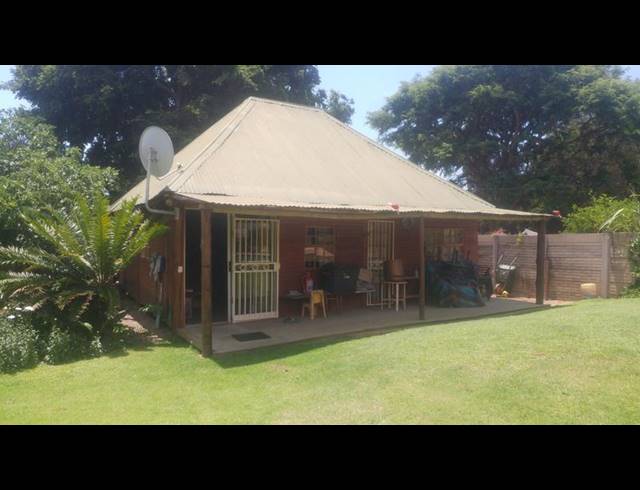 5 BEDROOM HOUSE FOR SALE IN CAPITAL PARK